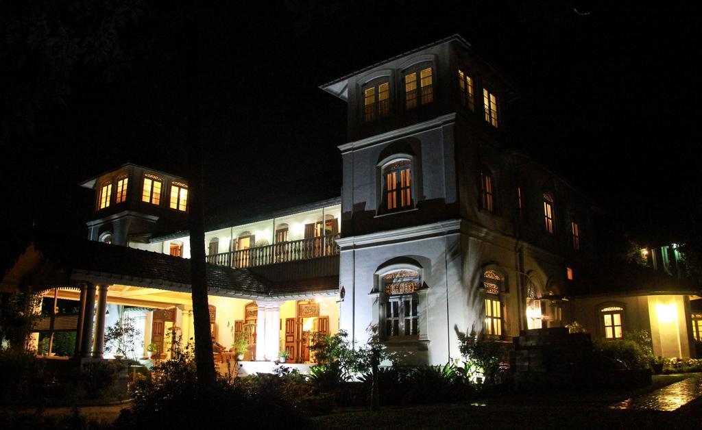 Hotel Manor House Embulpure Exterior foto
