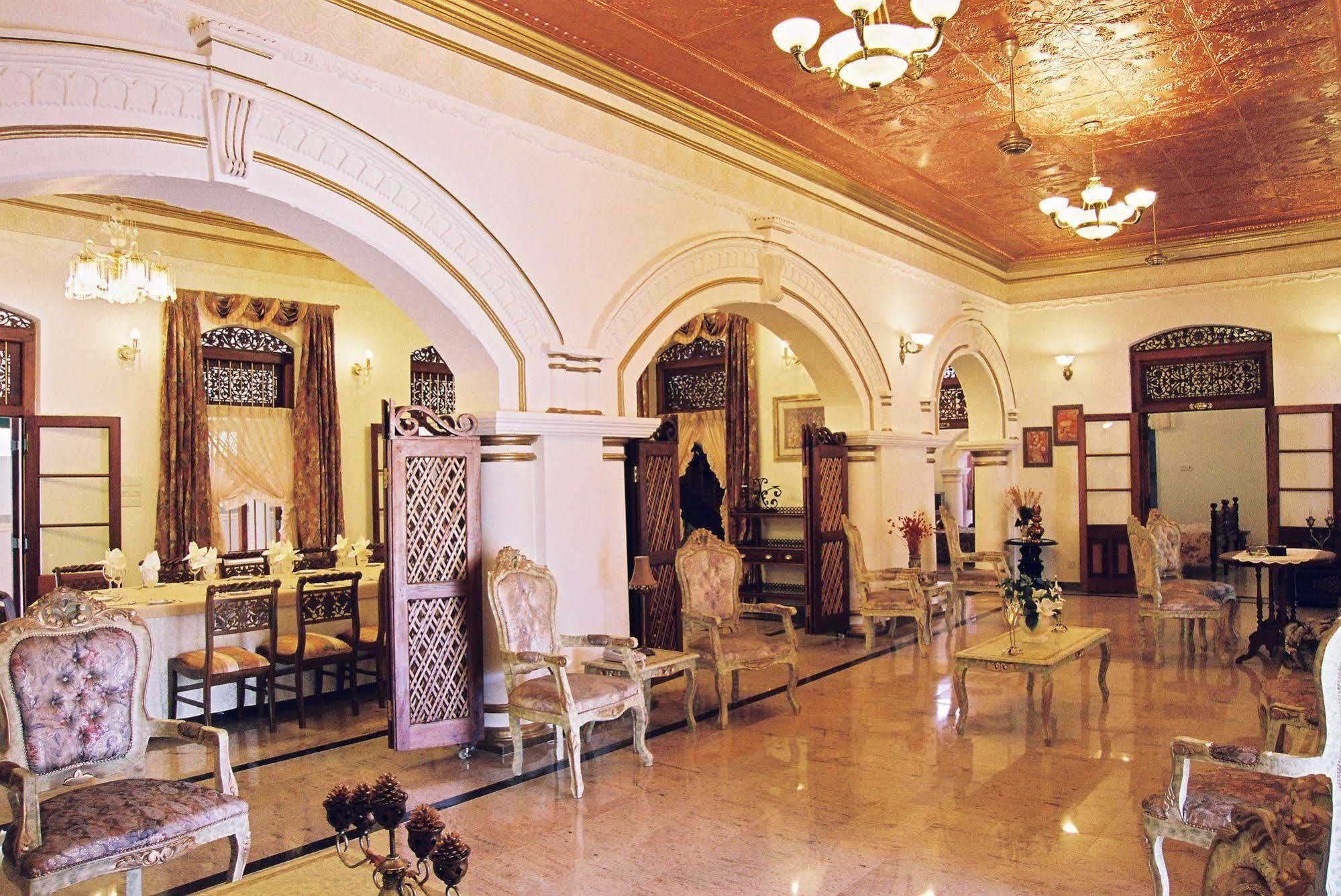 Hotel Manor House Embulpure Exterior foto